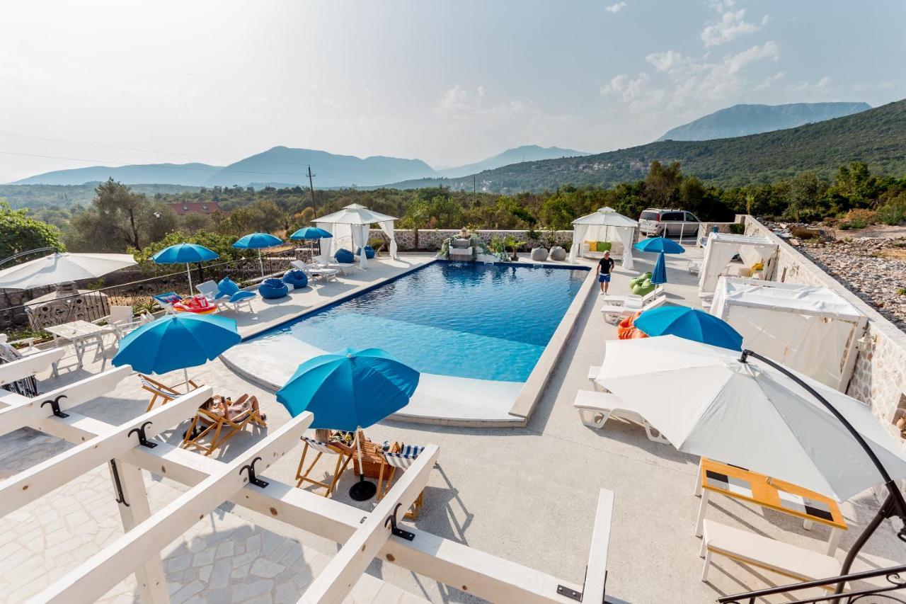 Lustica Apartments Екстер'єр фото