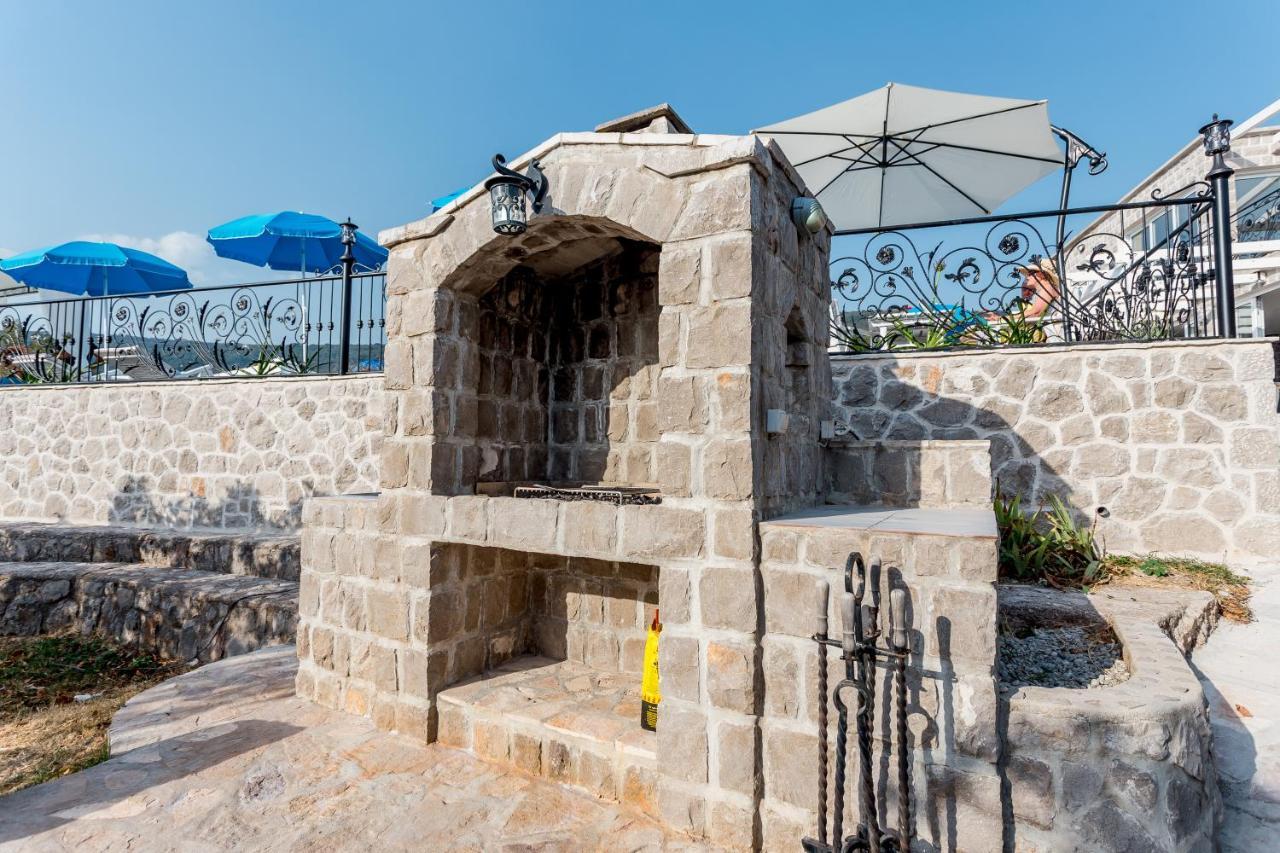 Lustica Apartments Екстер'єр фото