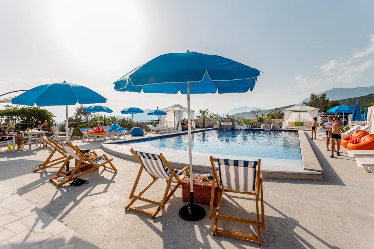 Lustica Apartments Екстер'єр фото