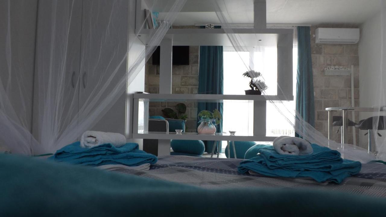 Lustica Apartments Екстер'єр фото