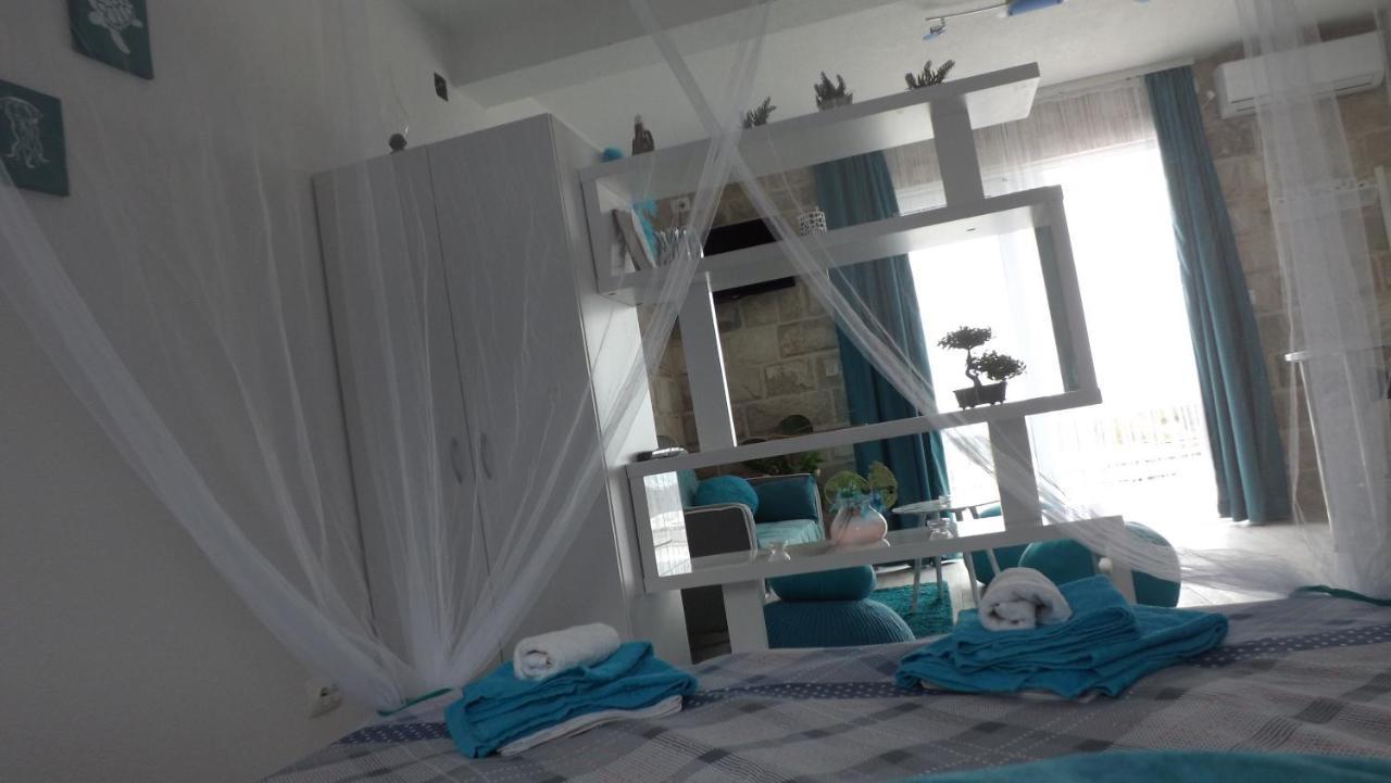 Lustica Apartments Екстер'єр фото