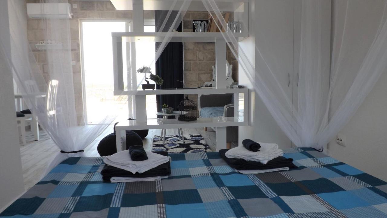 Lustica Apartments Екстер'єр фото